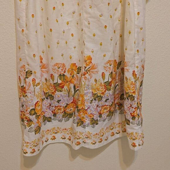 Vintage floral muumuu light robe house coat robe by Models Coat - Picture 3 of 10